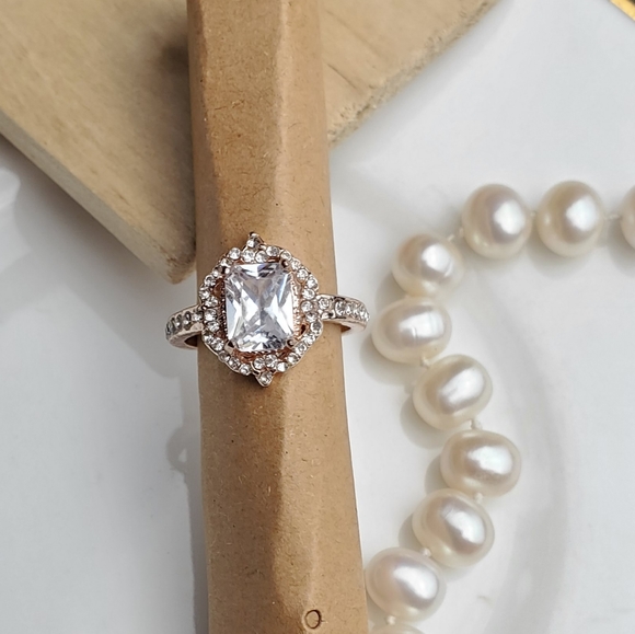 💫 MUST SEE STUNNING RING SIZE 6 - Picture 2 of 9